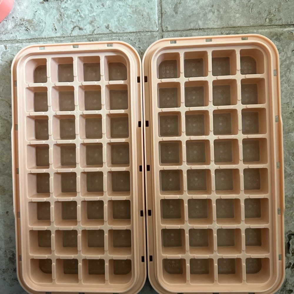 Pink and Clear Ice Containers - Picture 5 of 5